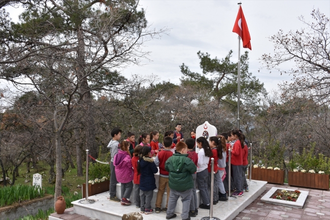 ‘Koca Seyit’in mezarı, ziyaretçi akınına uğradı